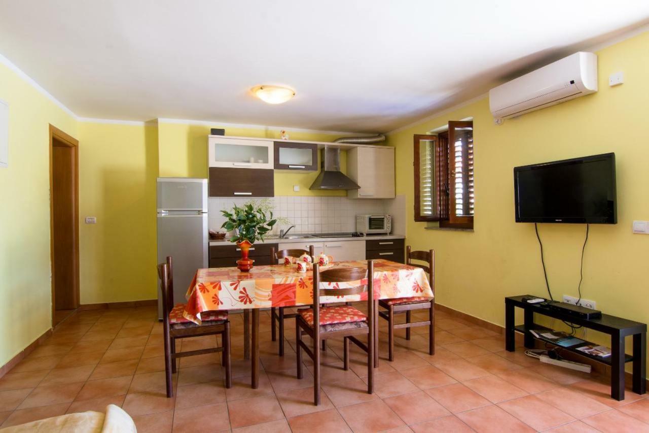 Apartments Villa Forida Mali Losinj Bagian luar foto